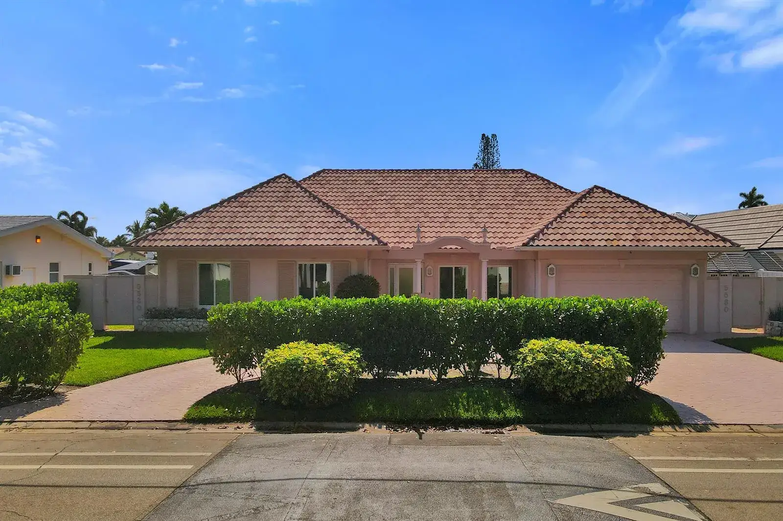 4 bedroom 4 bath Residential for sale at 5530 Bayview Drive, Fort Lauderdale FL 33308