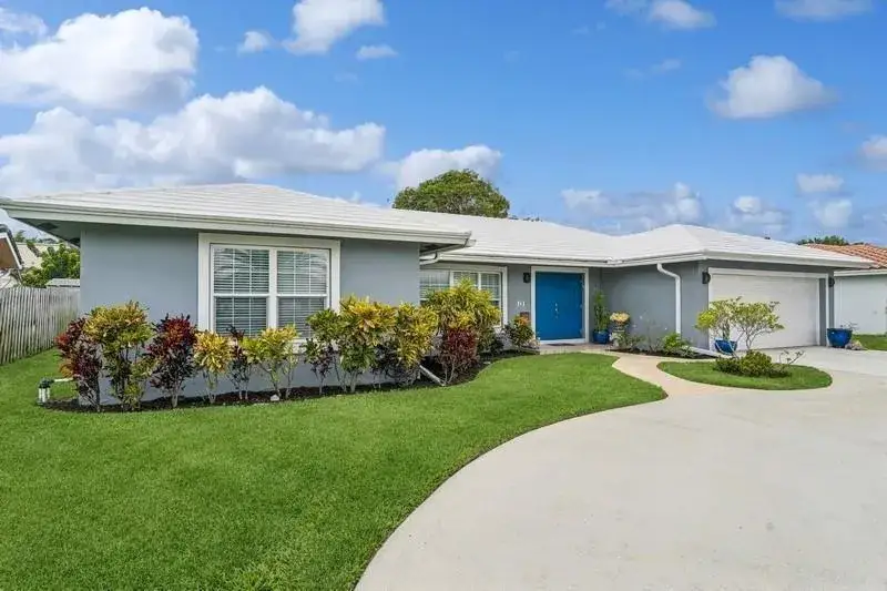 3 bedroom 2 bath Residential for sale at 13 Little Harbor Way, Deerfield Beach FL 33441