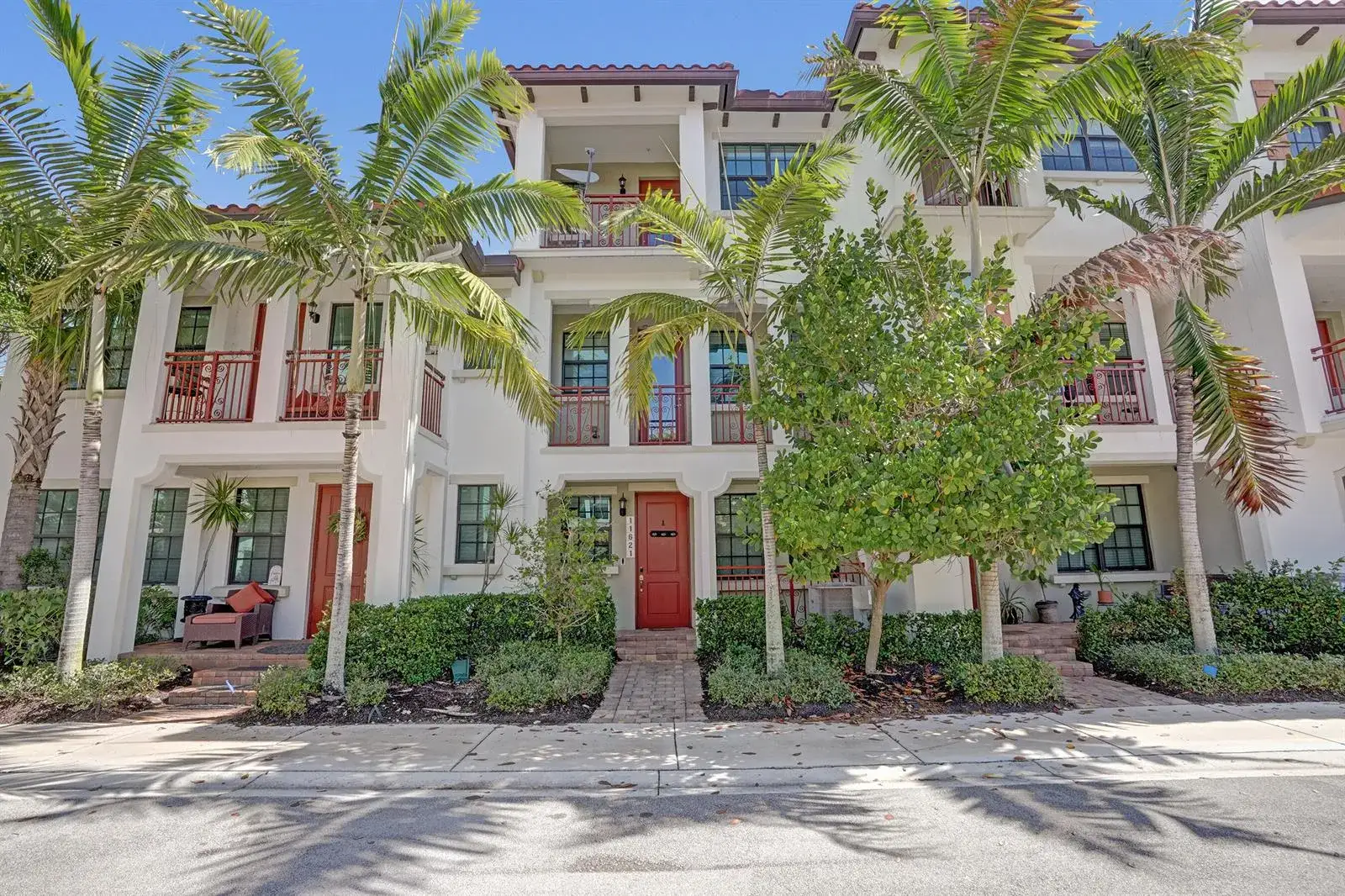 11621 SW 13th Court, Pembroke Pines FL 33025