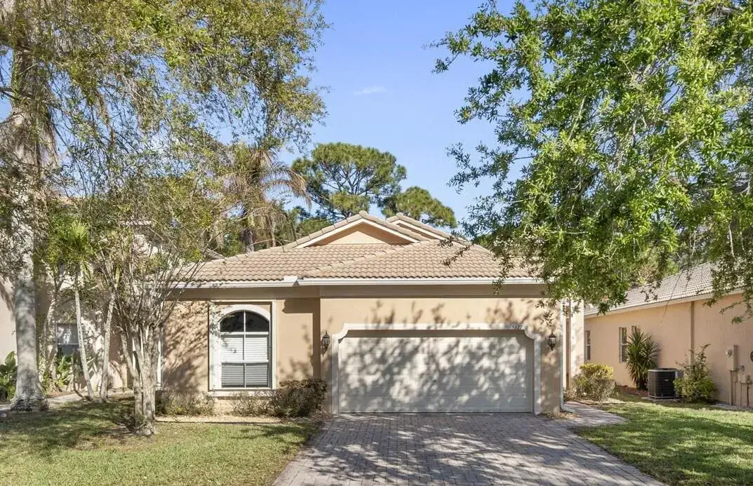 3 bedroom 2 bath Residential for sale at 5627 Sunberry Circle, Fort Pierce FL 34951