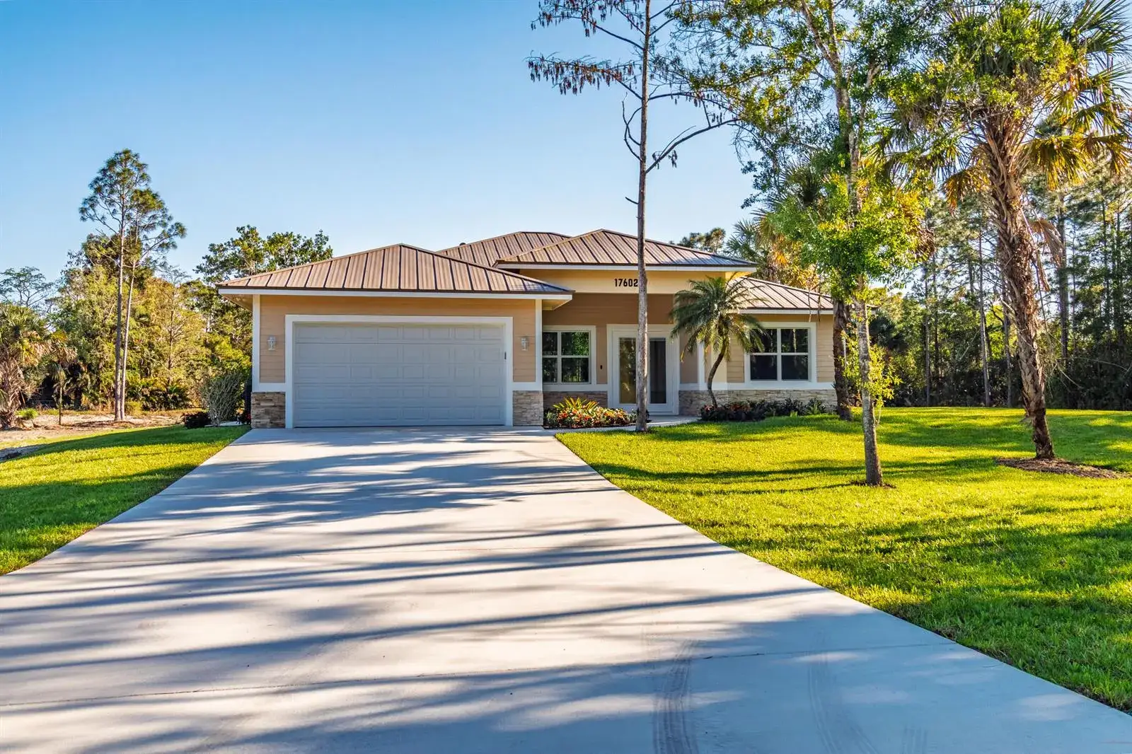 3 bedroom 3 bath Residential for sale at 17602 63rd N, FL 33470