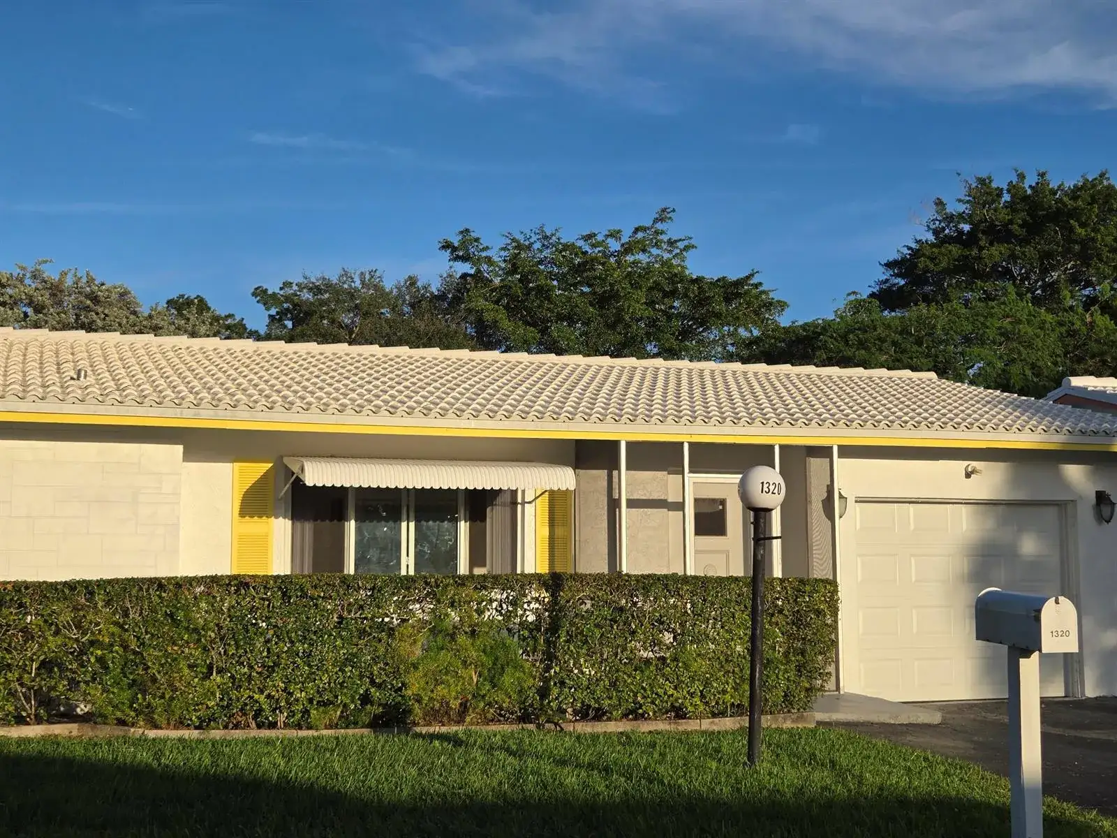 2 bedroom 2 bath Residential for sale at 1320 NW 82nd Avenue, Plantation FL 33322