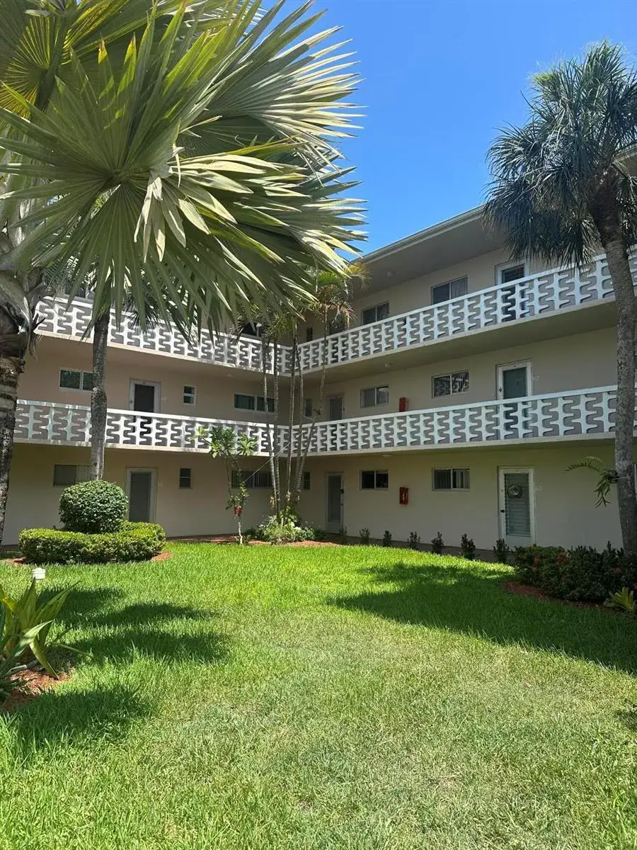 2 bedroom 2 bath Residential for sale at 2812 S Garden Dr # 304, Lake Worth FL 33461