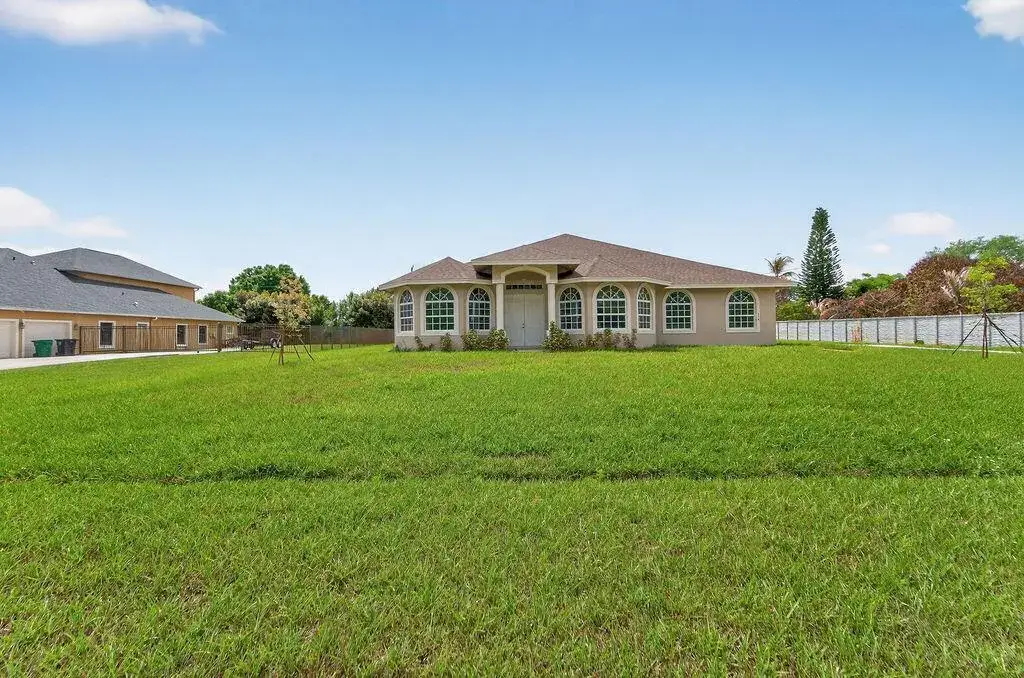 376 SW Paar Drive, Port St. Lucie FL 34953