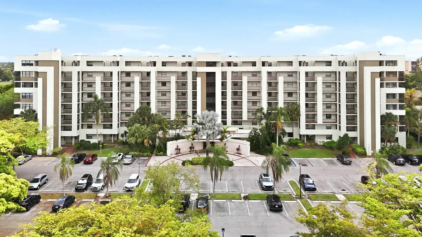 2 bedroom 2 bath Residential for sale at 7050 NW 44th Street # 705, Lauderhill FL 33319