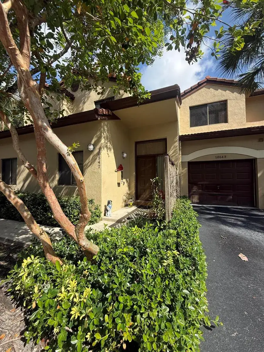 3 bedroom 2 bath Residential for sale at 10547 NW 10th Street # 128, Plantation FL 33322