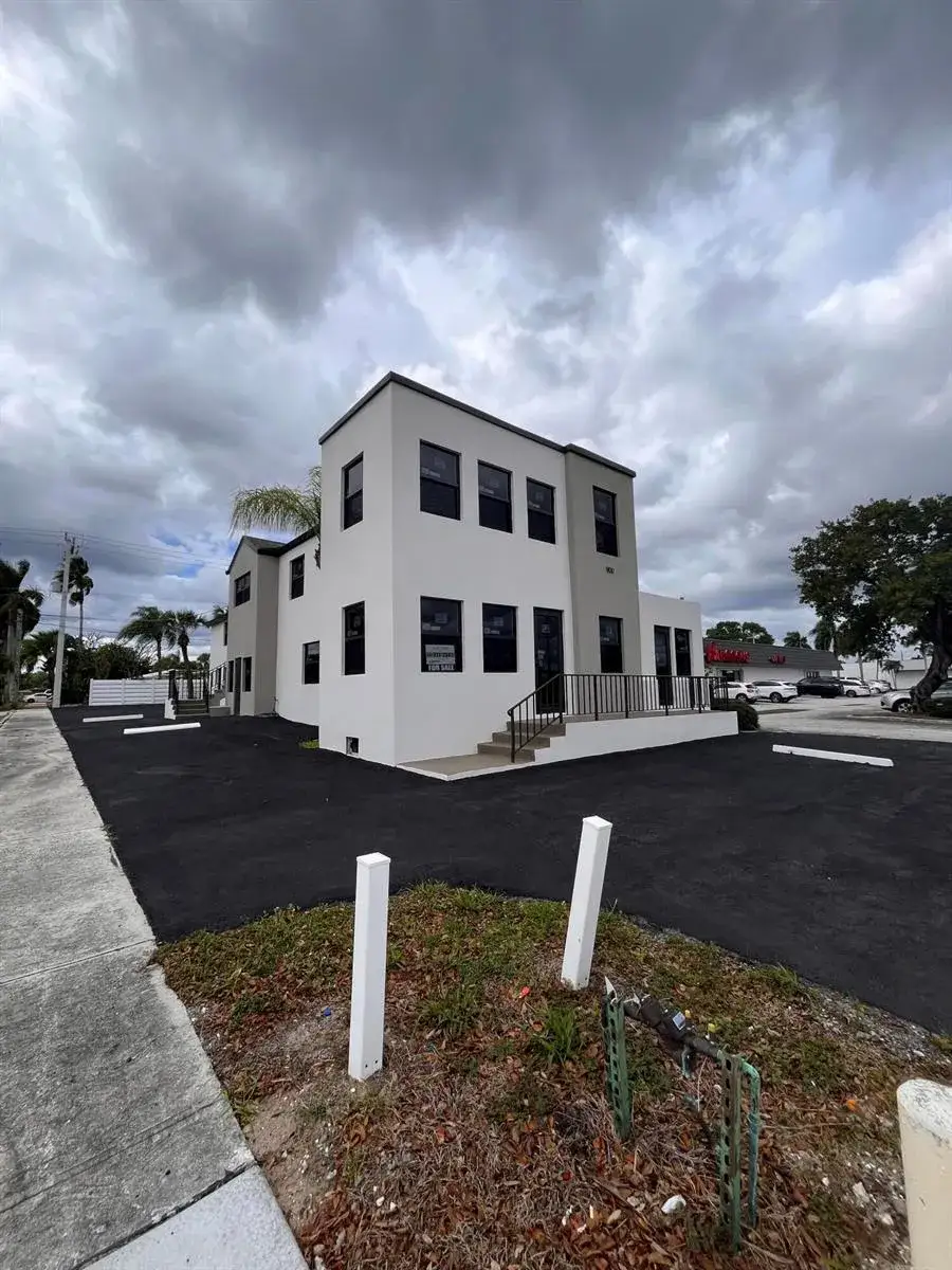Commercial Sale for sale at 900 Federal Highway, Riviera Beach FL 33403