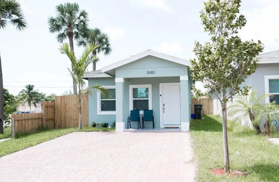 3 bedroom 2 bath Residential Lease for rent at 2682 Nokomis Avenue, FL 33409