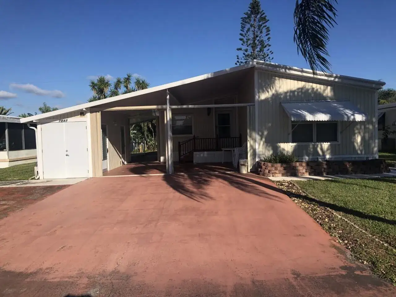 2 bedroom 2 bath Residential for sale at 7847 SE Swan Avenue, Hobe Sound FL 33455