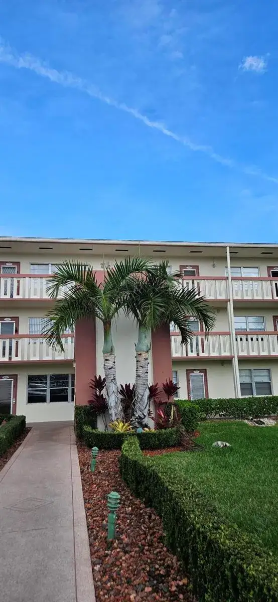 1 bedroom 1 bath Residential for sale at 198 E Preston Way # 198, Boca Raton FL 33434