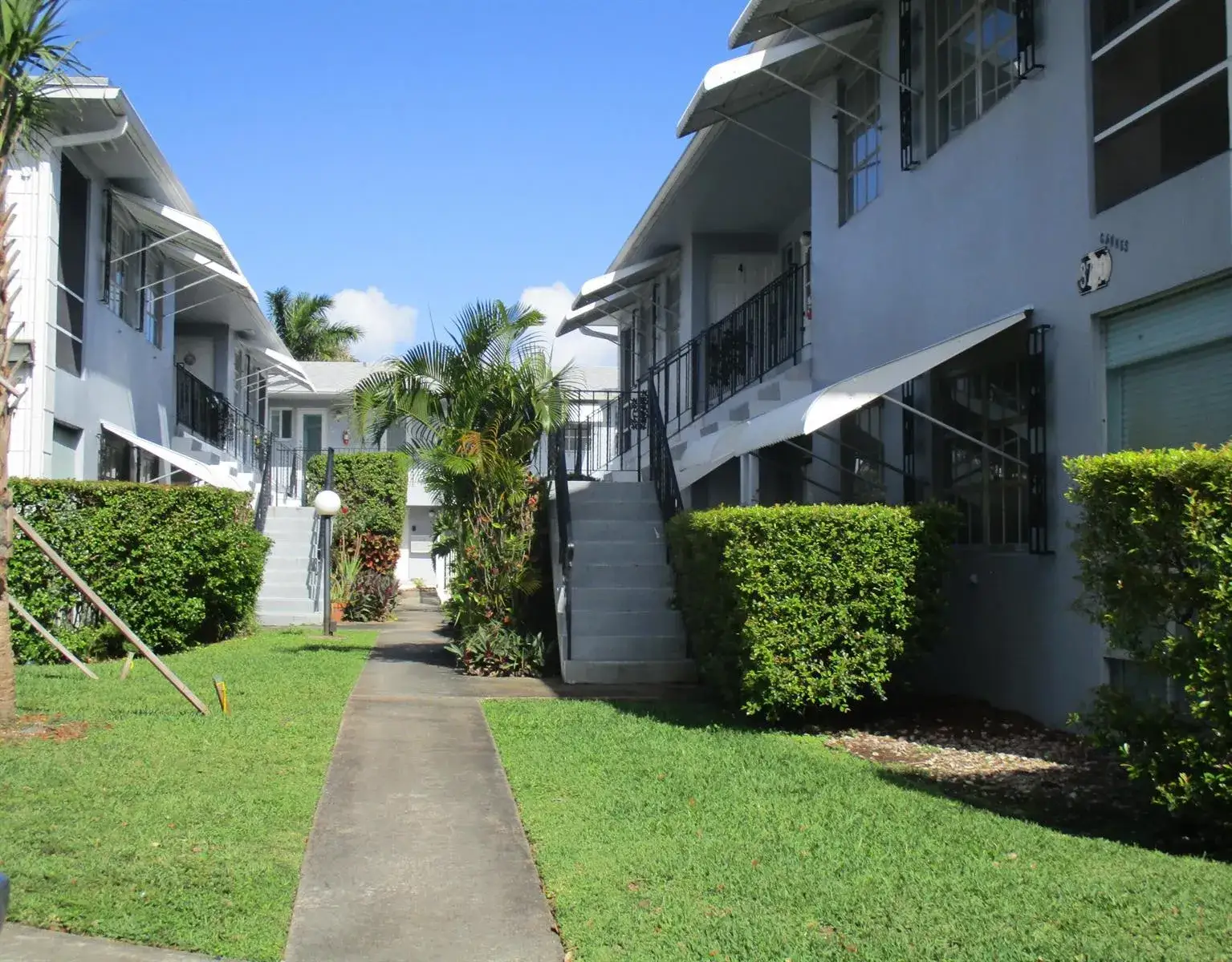2 bedroom 2 bath Residential for sale at 3720 Harrison Street # 3, Hollywood FL 33021