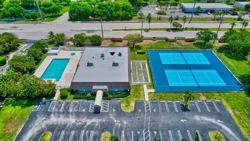 2 bedroom 2 bath Residential for sale at 1710 NW 18th Avenue # 204, Delray Beach FL 33445