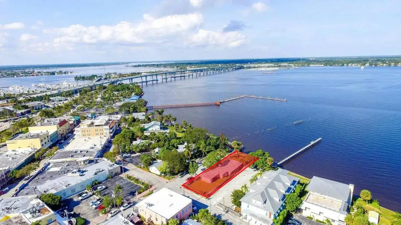 2 bedroom 1 bath Residential for sale at 101 S Colorado Avenue, Stuart FL 34994