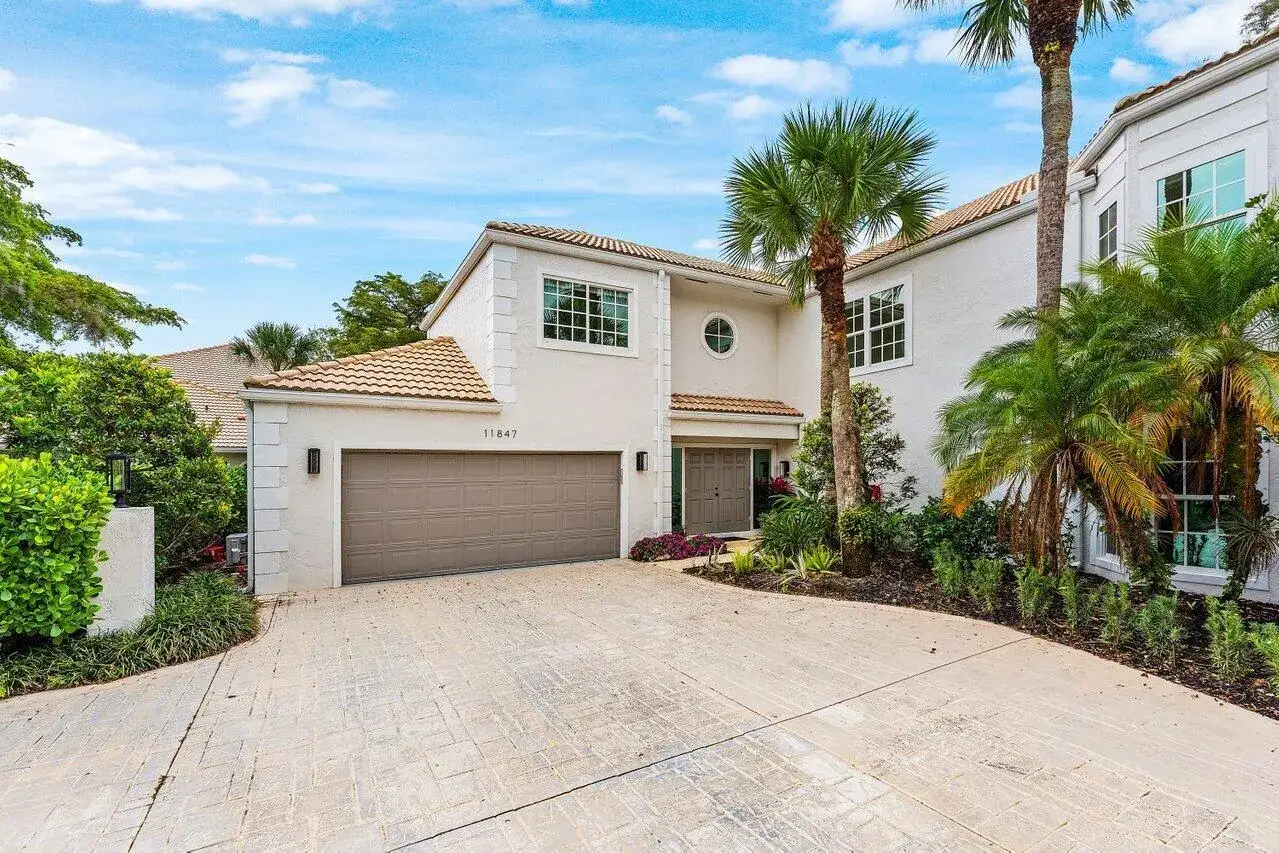 4 bedroom 4 bath Residential for sale at 11847 Pebblewood Drive, Wellington FL 33414