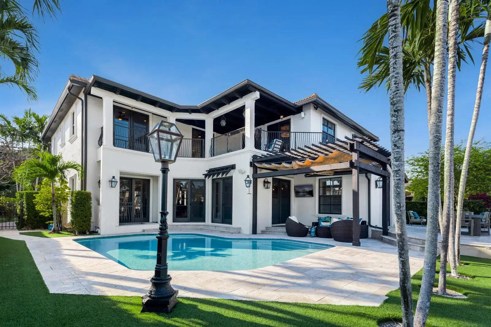7 bedroom 4 bath Residential for sale at 506 Victoria Terrace, Fort Lauderdale FL 33301
