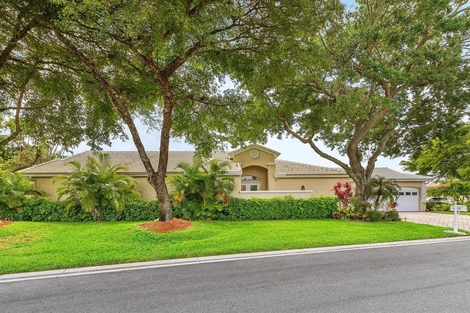 3 bedroom 2 bath Residential for sale at 4510 Kensington Park Way, Wellington FL 33449
