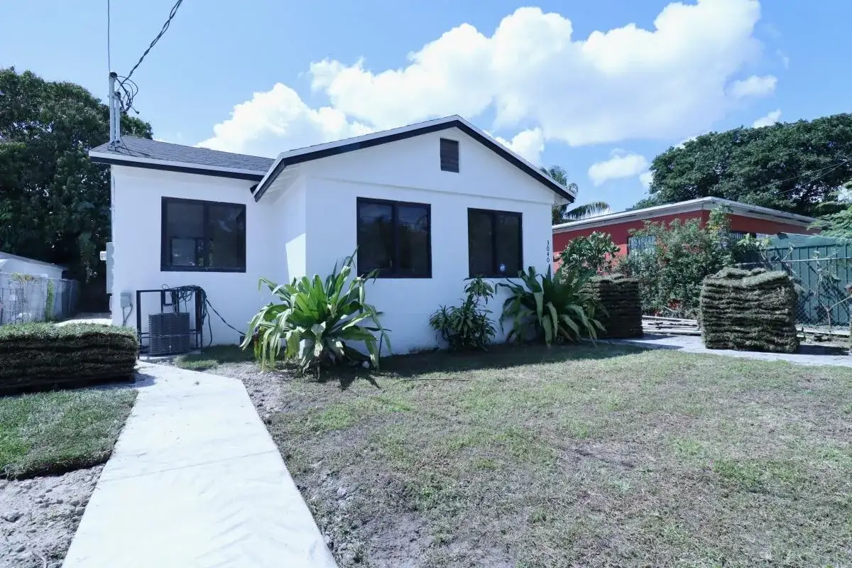 3 bedroom 1 bath Residential Lease for rent at 3040 NW 13th Avenue # 1, Miami FL 33142