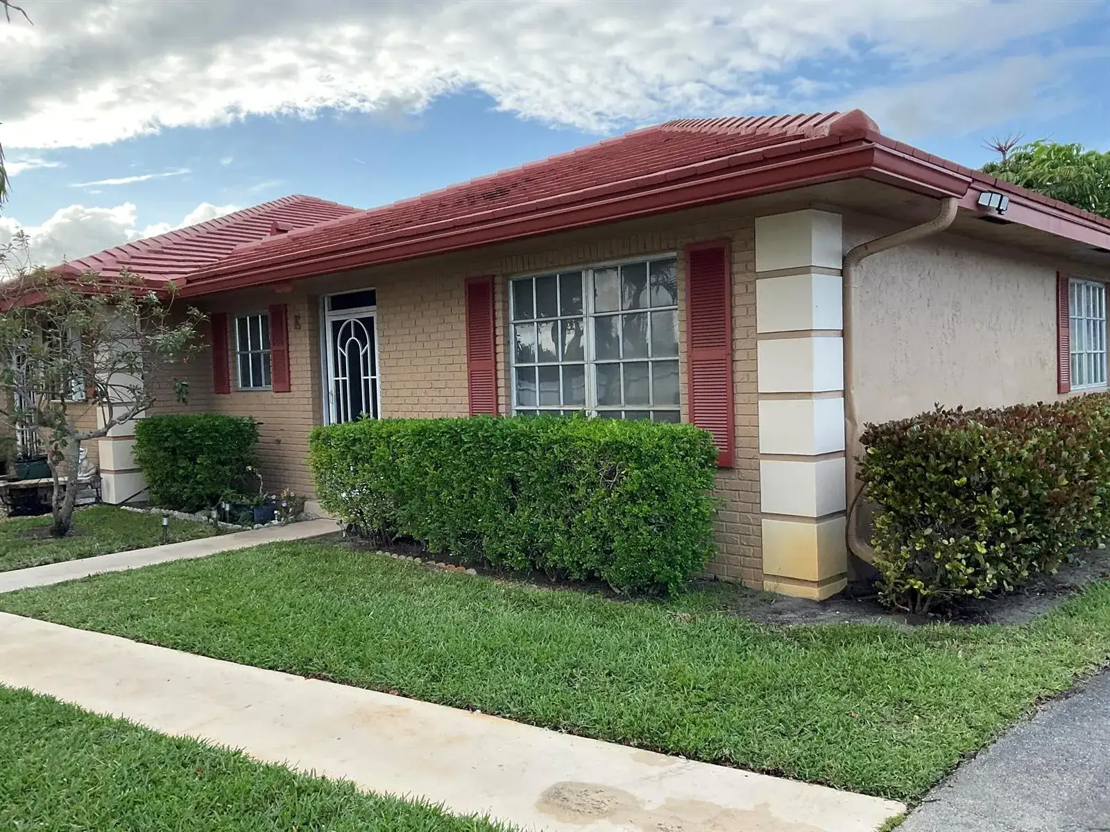 3 bedroom 2 bath Residential for sale at 1473 SW 27th Avenue # 1e, Boynton Beach FL 33426