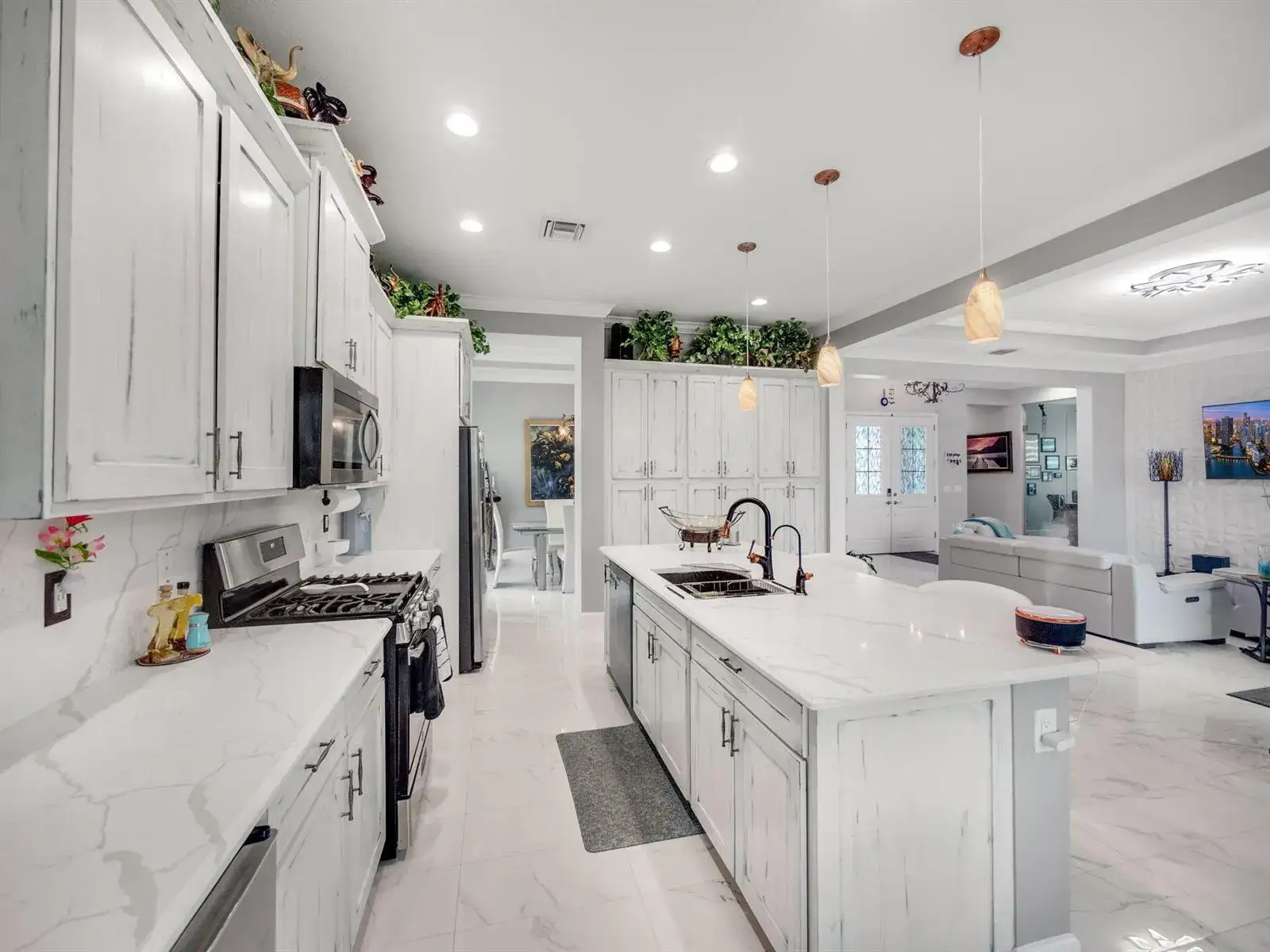 3 bedroom 3 bath Residential Lease for rent at 5857 Whippoorwill Circle, Westlake FL 33470