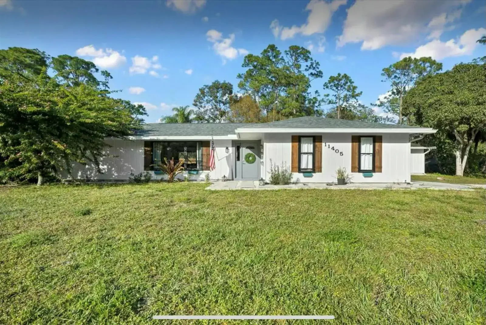 4 bedroom 3 bath Residential Lease for rent at 11405 N 175th Rd Road N, FL 33478