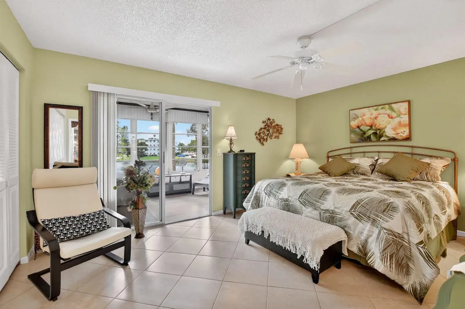 1 bedroom 1 bath Residential for sale at 2010 N Farnham N, Deerfield Beach FL 33442