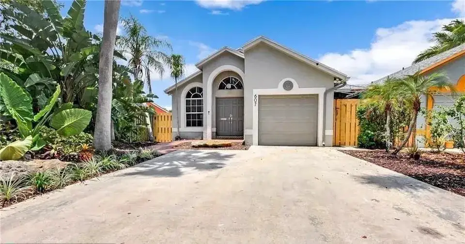 3 bedroom 2 bath Residential Lease for rent at 607 SW 15th Street, Fort Lauderdale FL 33315