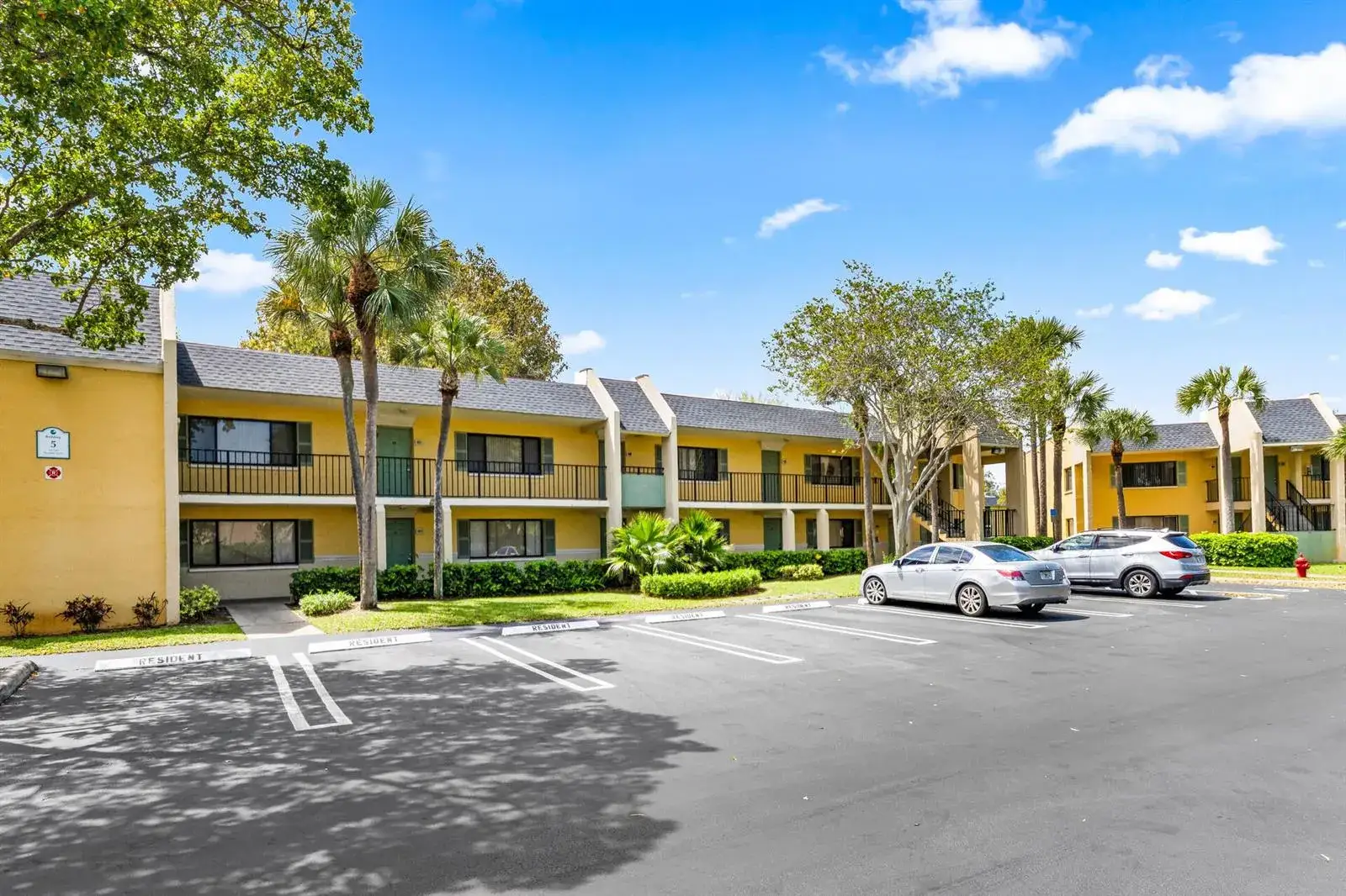 2 bedroom 2 bath Residential for sale at 507 Meadows Circle, Boynton Beach FL 33436