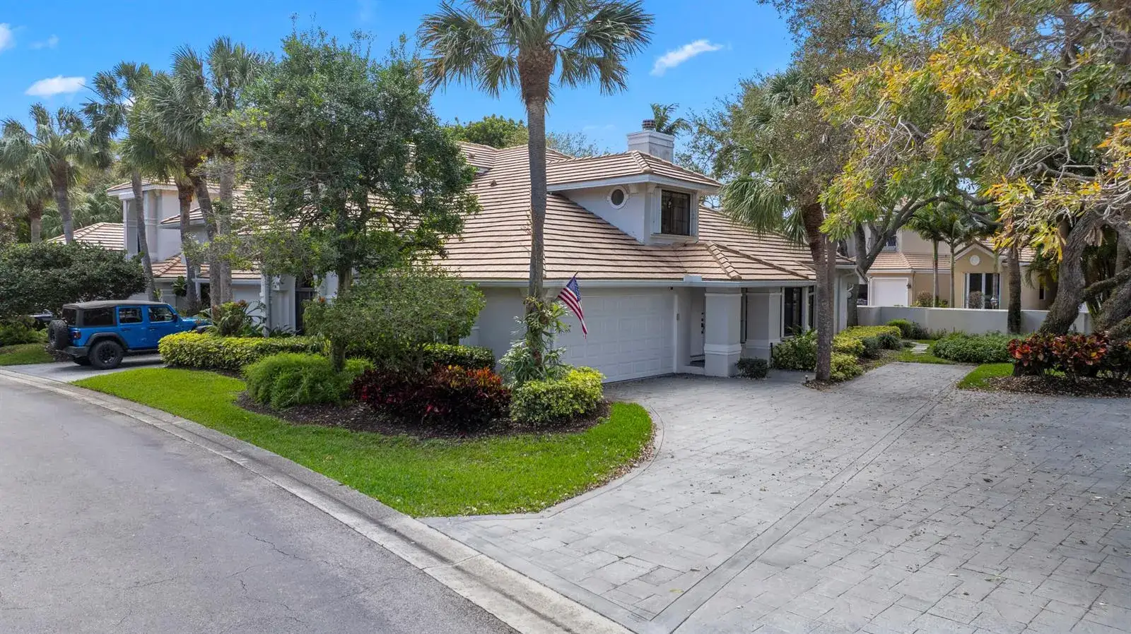 3 bedroom 3 bath Residential for sale at 461 Coral Cove Drive, Juno Beach FL 33408