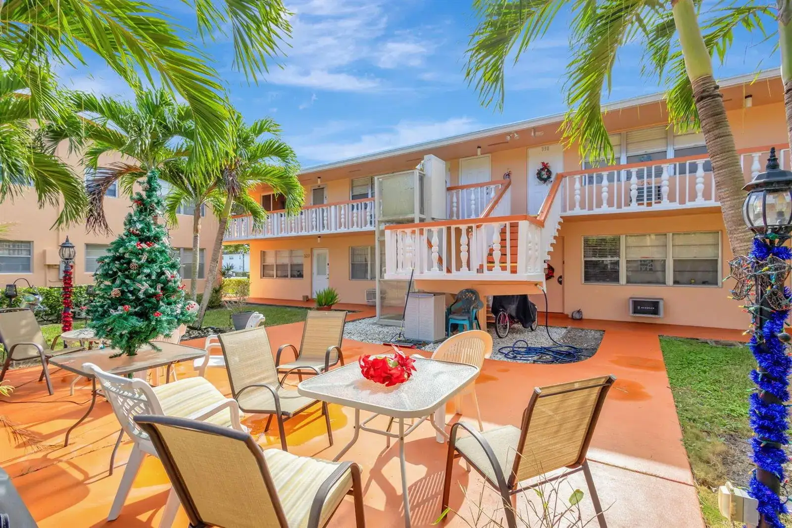 2 bedroom 1 bath Residential for sale at 332 Sheffield N, West Palm Beach FL 33417