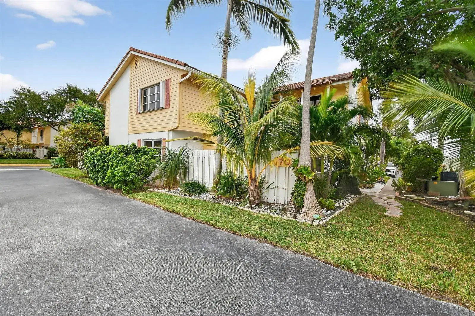 2 bedroom 2 bath Residential for sale at 170 Seabreeze Circle, Jupiter FL 33477