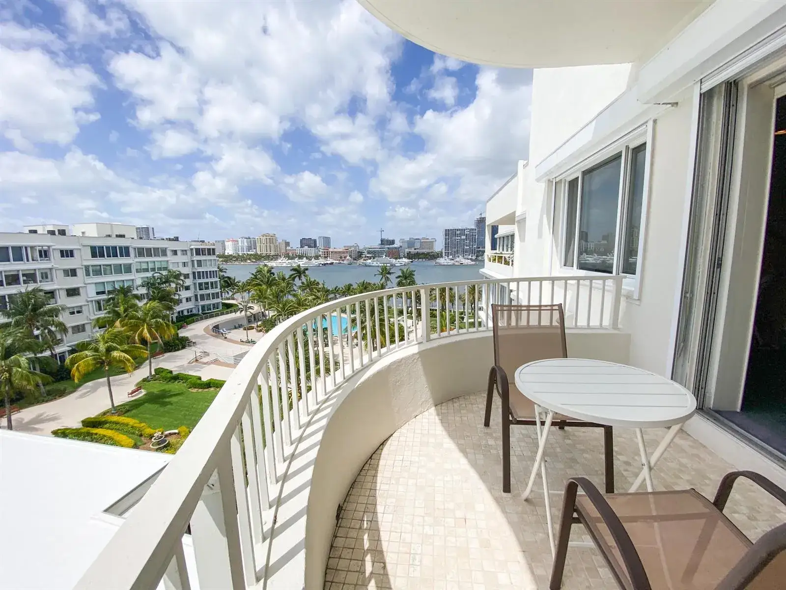 1 bedroom 1 bath Residential Lease for rent at 44 Cocoanut Row # 610a, Palm Beach FL 33480