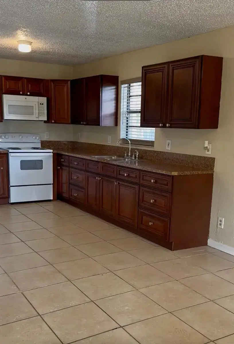 2 bedroom 2 bath Residential Lease for rent at 50 NW 8th Avenue # 2, Dania Beach FL 33004
