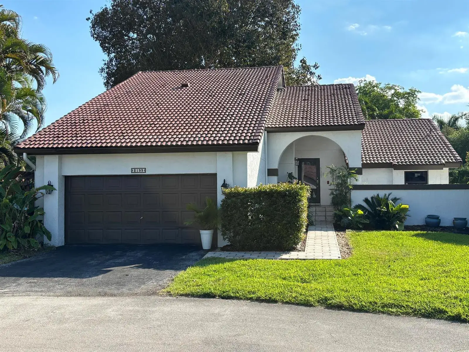 4 bedroom 2 bath Residential Lease for rent at 2199 Charleston, Weston FL 33326