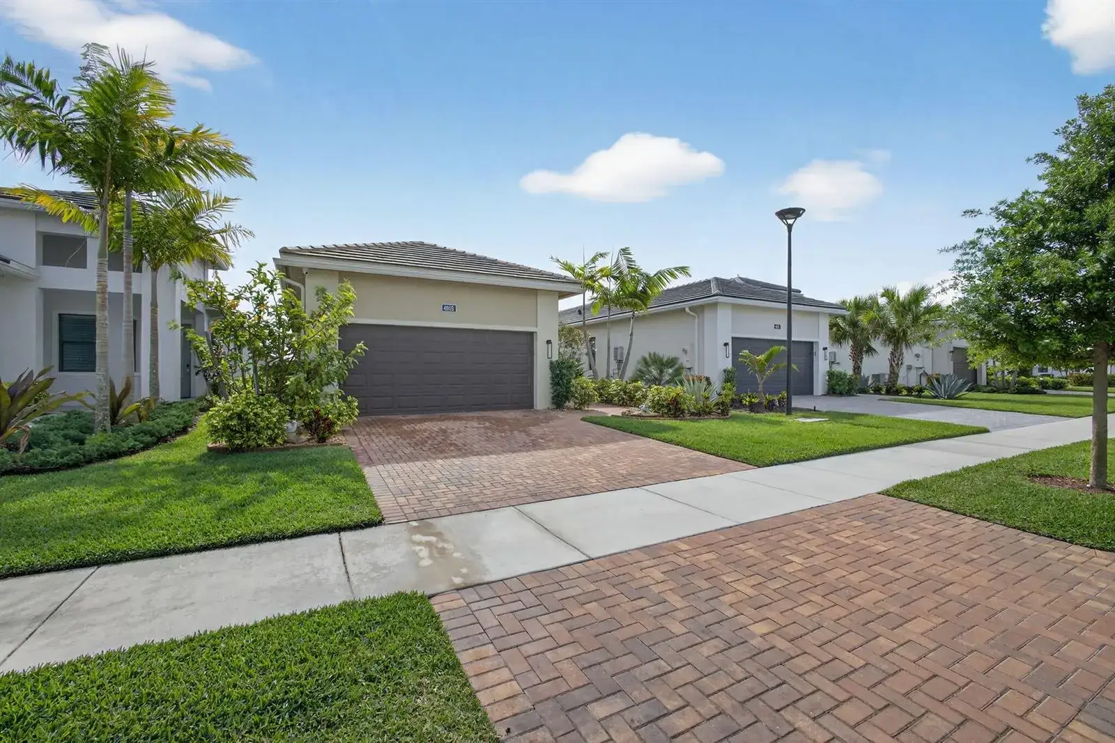 3 bedroom 2 bath Residential for sale at 4805 Saint Armands Way, Westlake FL 33470
