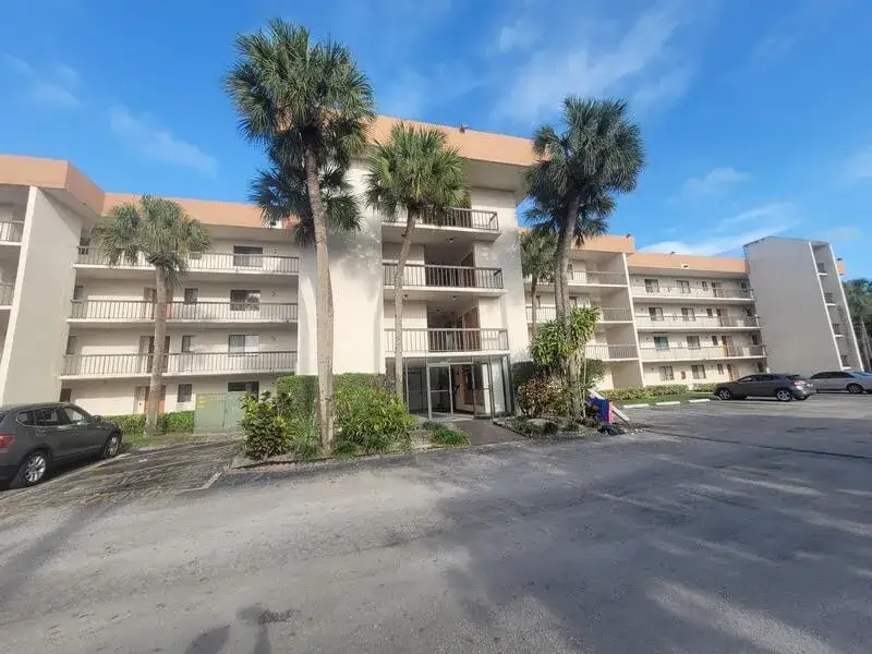 2 bedroom 2 bath Residential for sale at 5917 Via Vermilya # 206, Lake Worth FL 33462
