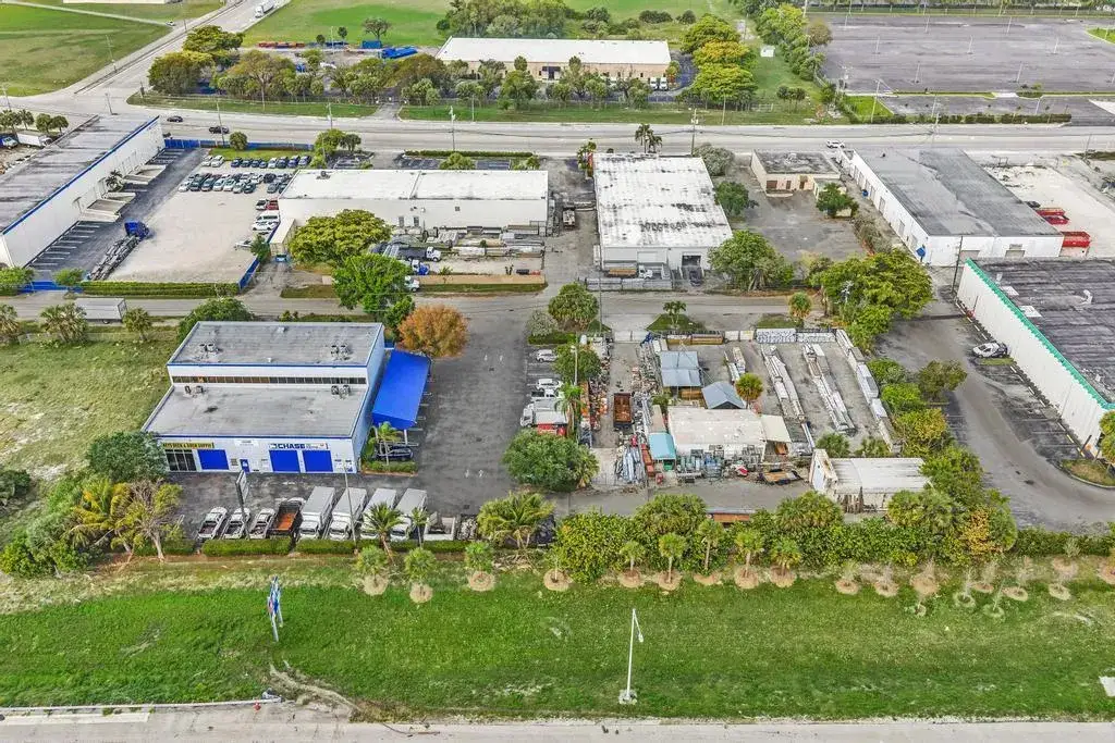 Commercial Sale for sale at 1150 SW 10th Avenue, Pompano Beach FL 33069