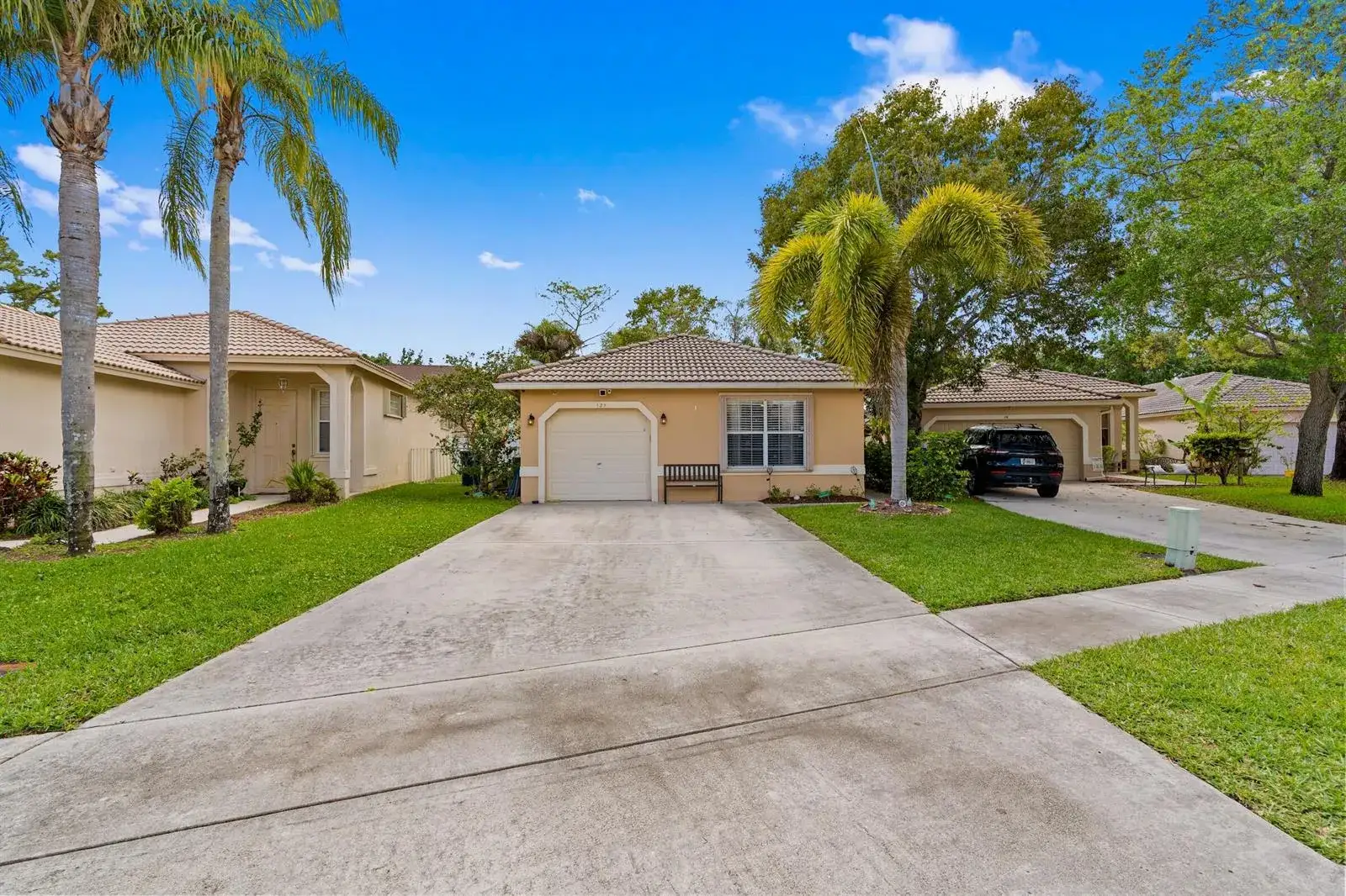 4 bedroom 2 bath Residential for sale at 121 Prestige Drive, Royal Palm Beach FL 33411
