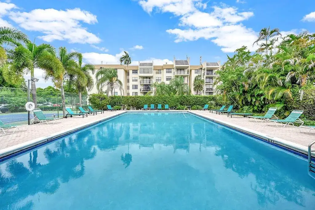 2 bedroom 2 bath Residential for sale at 6190 Woodlands Boulevard # 311, Tamarac FL 33319