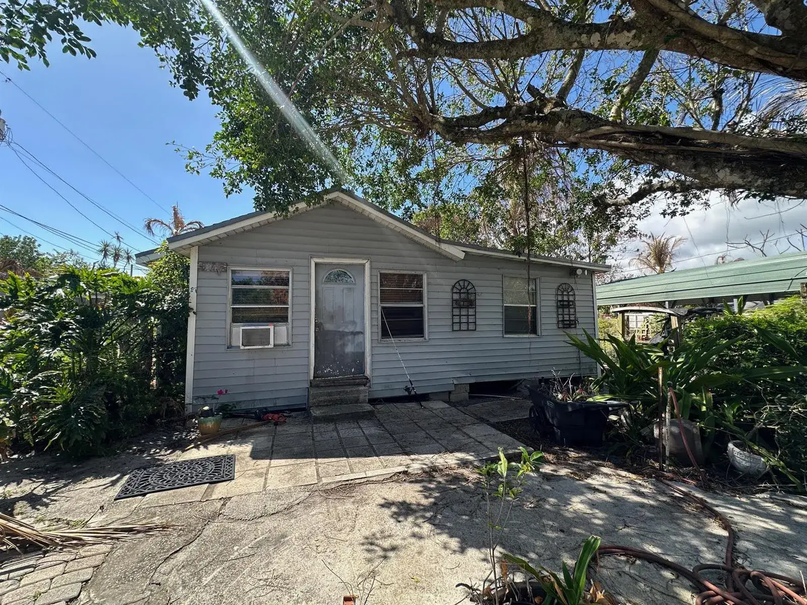 8160 SE Washington Avenue, Hobe Sound FL 33455