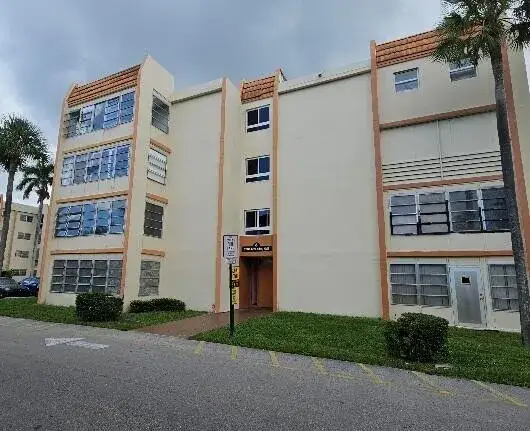 1 bedroom 1 bath Residential for sale at 2501 NW 41st Avenue, Lauderhill FL 33313