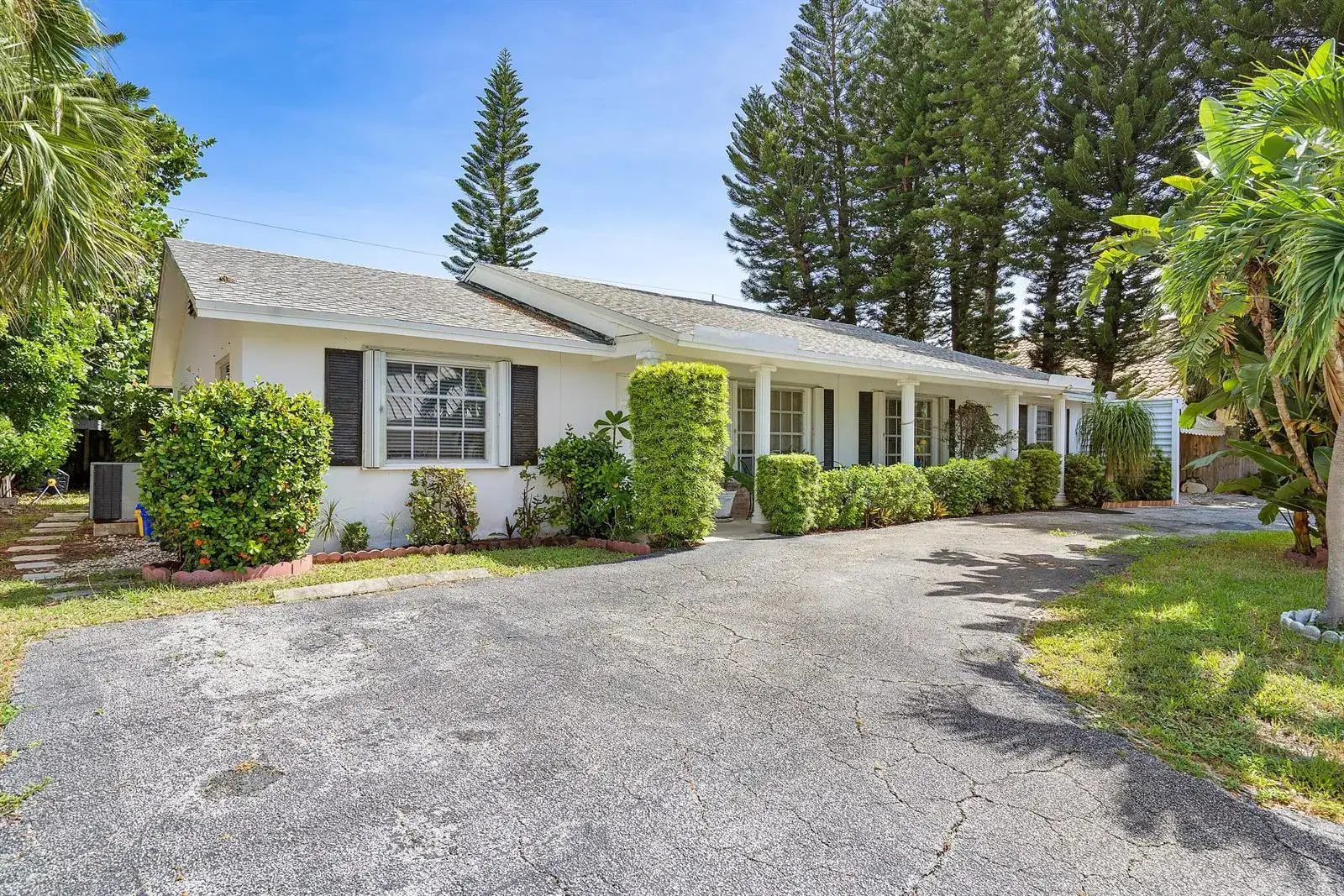 2 bedroom 2 bath Residential Lease for rent at 11 Sailfish Lane, Ocean Ridge FL 33435