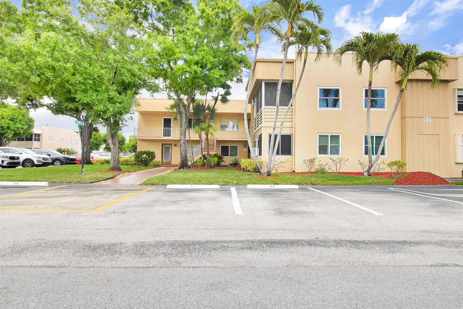 2 bedroom 2 bath Residential for sale at 525 Capri K, Delray Beach FL 33484