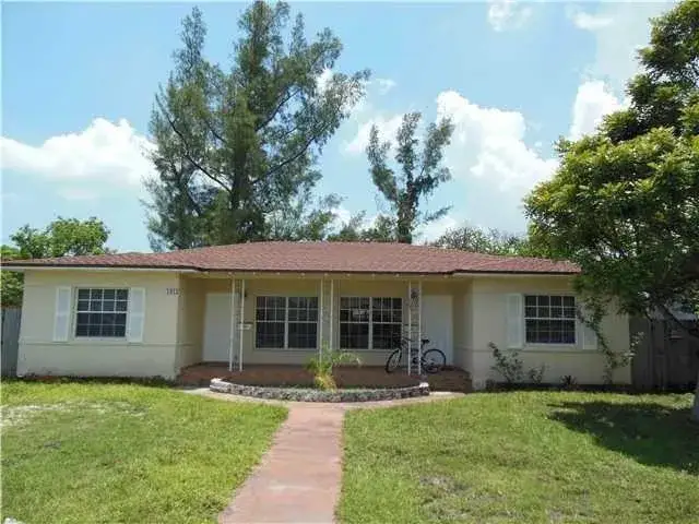 3 bedroom 1 bath Residential Lease for rent at 1912 Taft Street # 2, Hollywood FL 33020