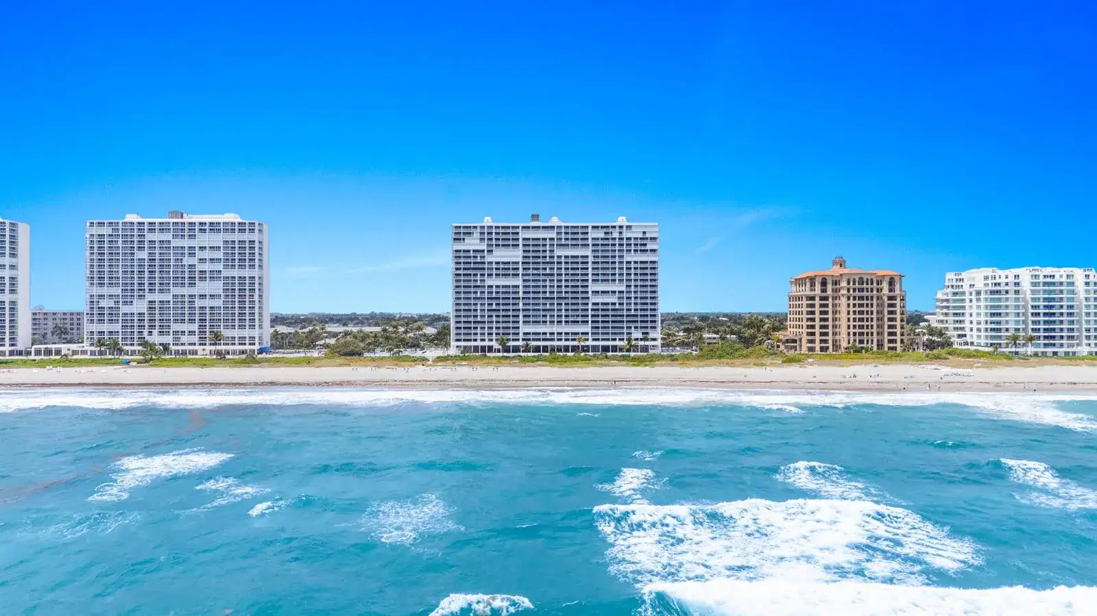 3 bedroom 2 bath Residential for sale at 2600 S Ocean Boulevard, Boca Raton FL 33432