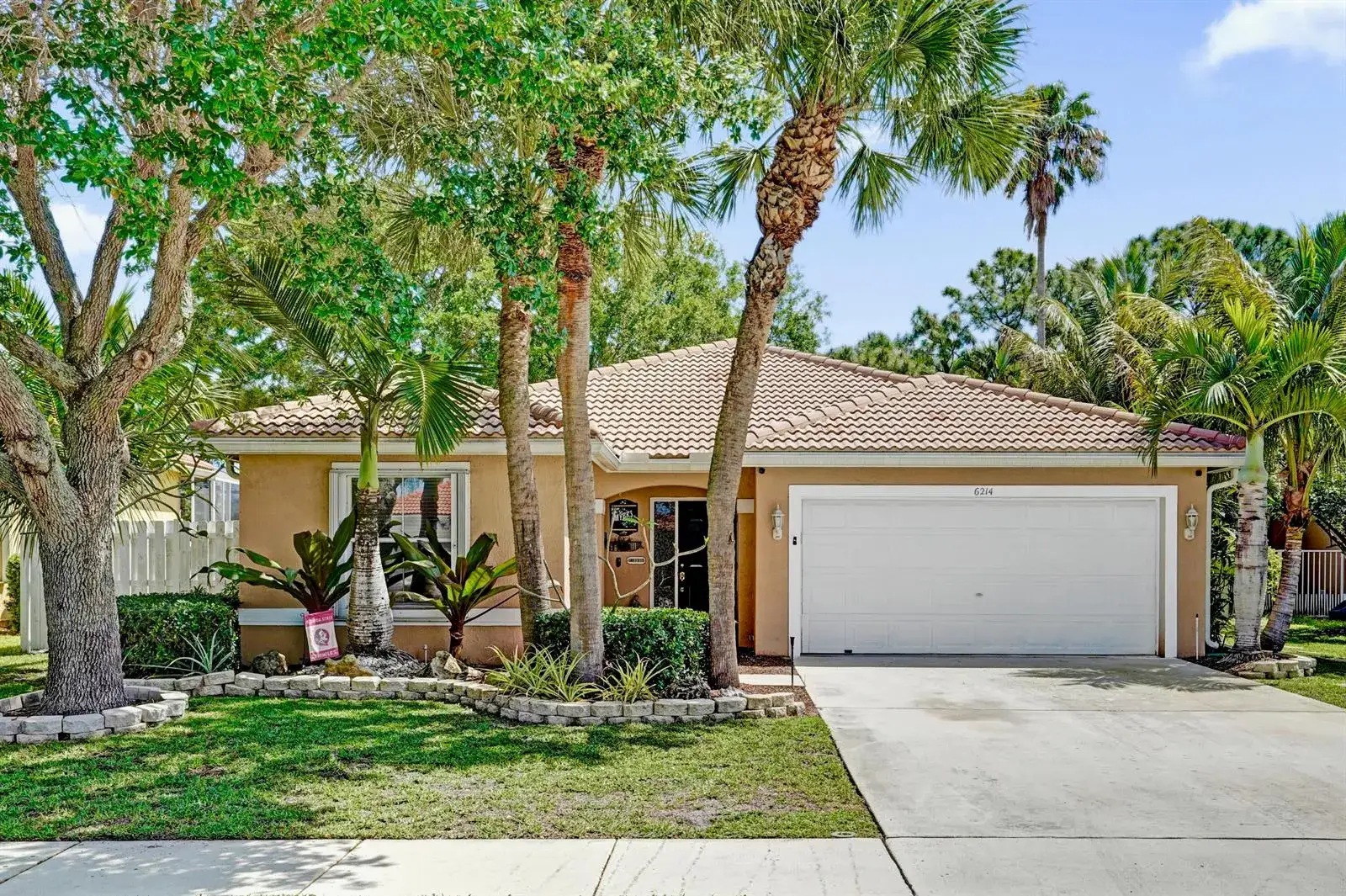 3 bedroom 2 bath Residential for sale at 6214 Sand Hills Circle, Lake Worth FL 33463