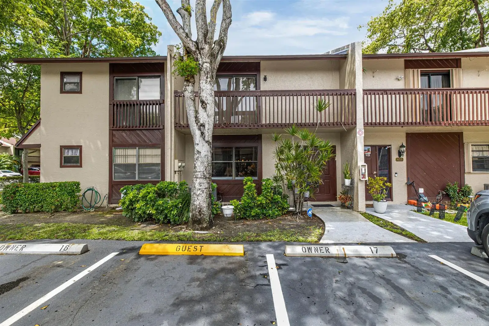 2 bedroom 2 bath Residential for sale at 837 NW 47th Street, Deerfield Beach FL 33064