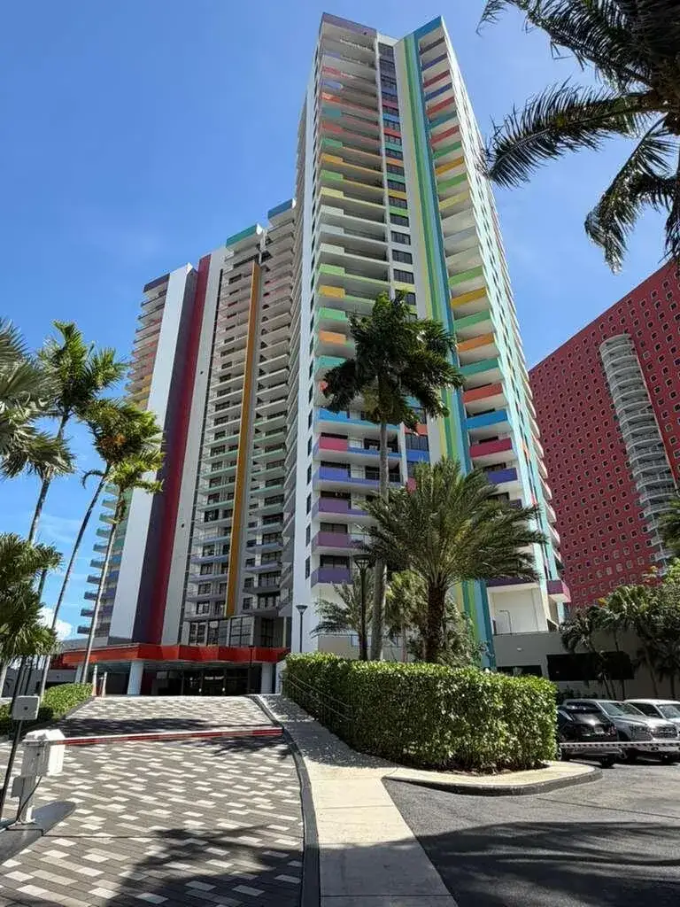 3 bedroom 4 bath Residential for sale at 1581 Brickell Avenue # 406, Miami FL 33129