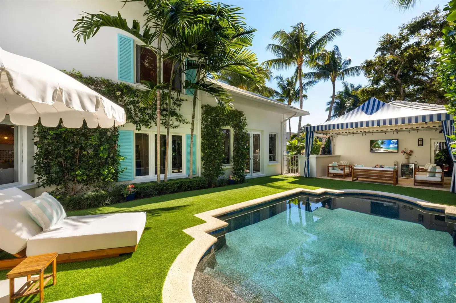 6 bedroom 4 bath Residential for sale at 121 Seville Road, West Palm Beach FL 33405