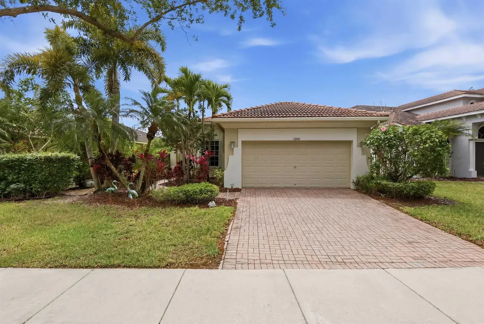 4 bedroom 3 bath Residential for sale at 12290 NW 77th Manor, Parkland FL 33076