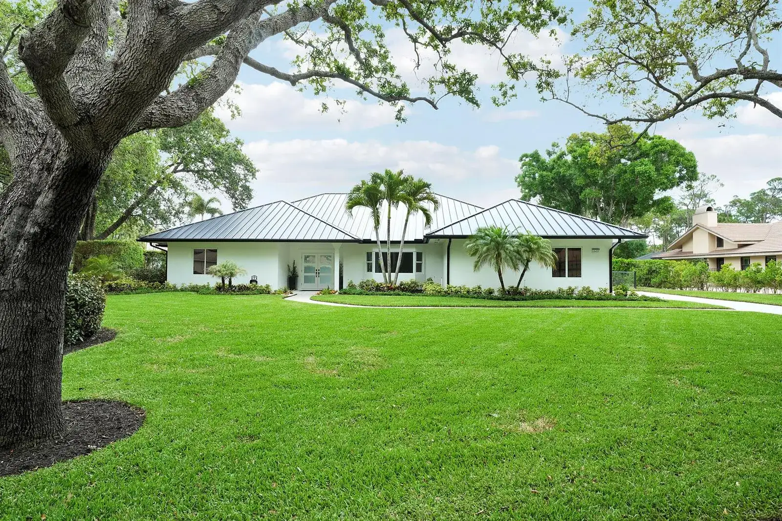 4 bedroom 3 bath Residential for sale at 18457 SE Heritage Oaks Lane, Jupiter FL 33469